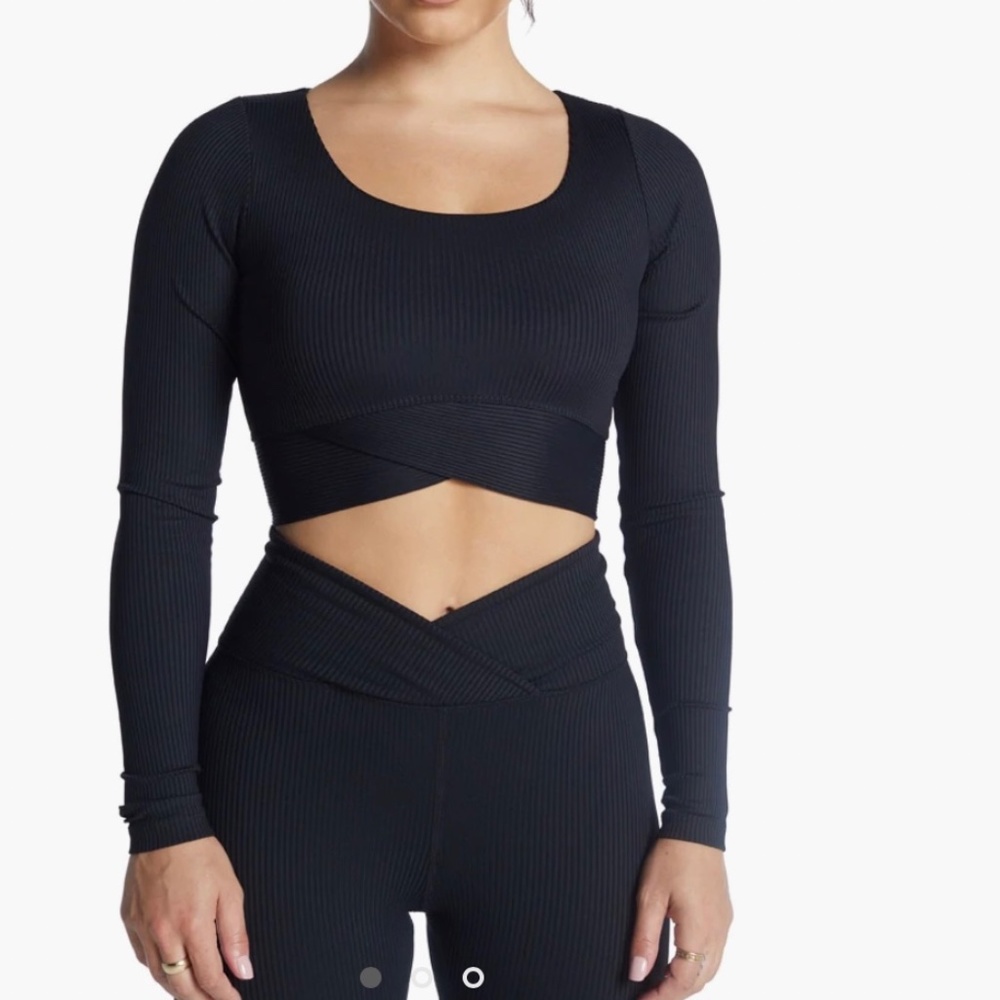 COPY - NWT Year of Ours Ribbed V Crop Long Sleeve Crop Black